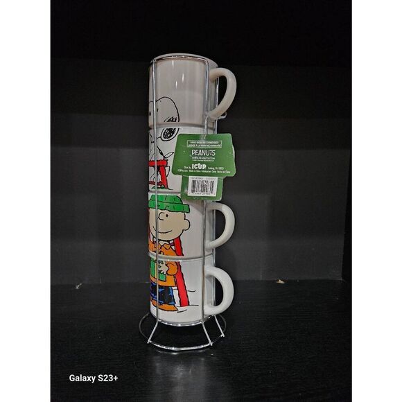 PEANUTS Snoopy Charlie Brown Stackable Mug 4 Pack Christmas Tree Trimming NWT - Picture 3 of 4